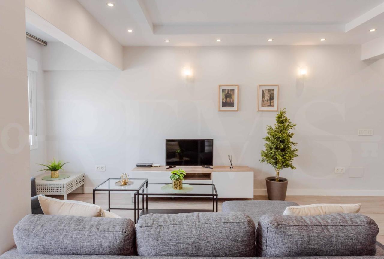 Spacious Apartment With A View - Historic Center By Rems Málaga Eksteriør billede